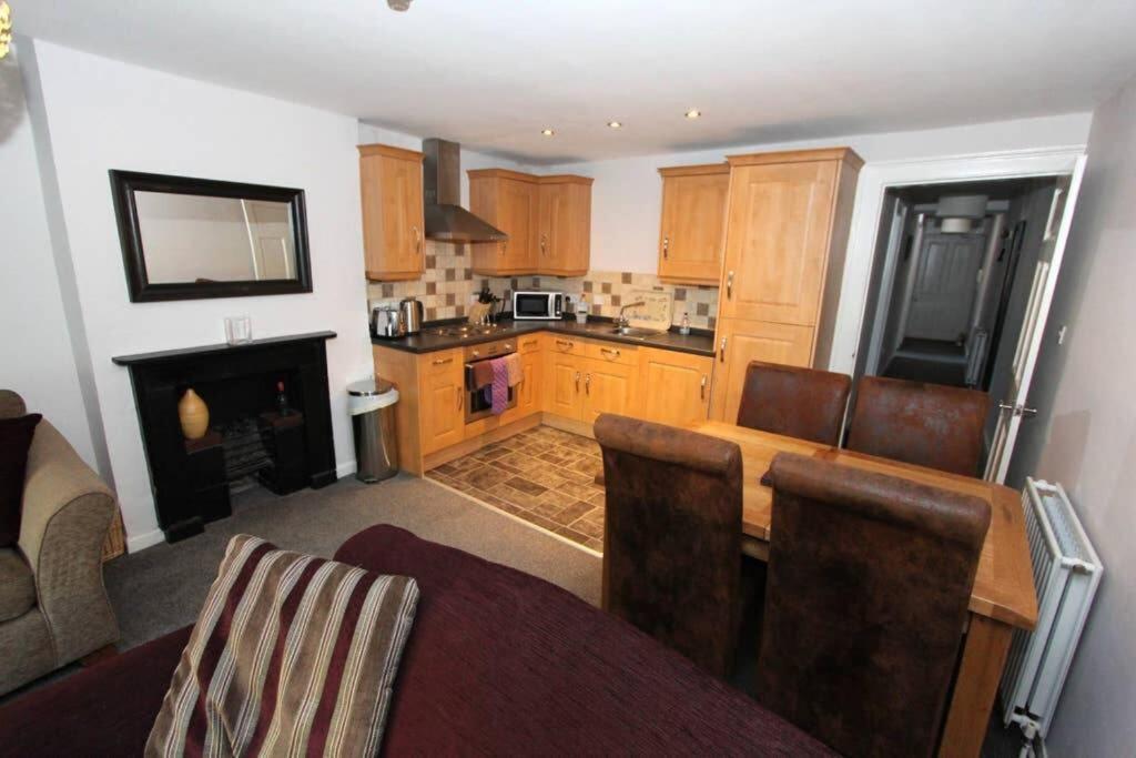 Top Floor Character Apartment In The Heart Of The City Centre Chester Eksteriør bilde